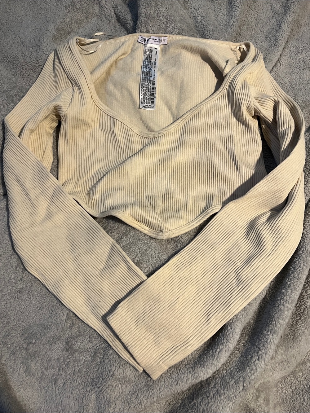 Zara Cream Ribbed V-Neck Long-Sleeve Crop Top